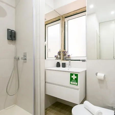 Center Apartment, Walkable, Ac&wifi * ליסבון